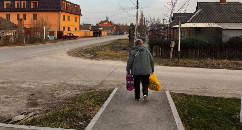 И работающим, и неработающим. Всем, кому приходит пенсия, перечислят эту выплату в июне