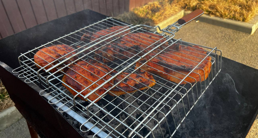 Никакой вредной химии, только подсолнечное масло: готовлю шашлыки только так, аромат гораздо лучше