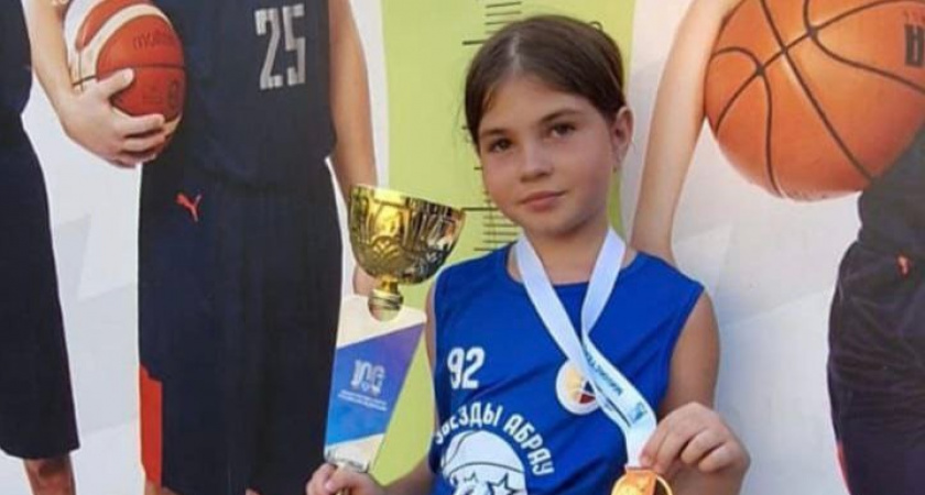 У пятиклассницы из Новороссийска случился инсульт после тренировки по гимнастике: теперь ее заветная мечта - научиться ходить