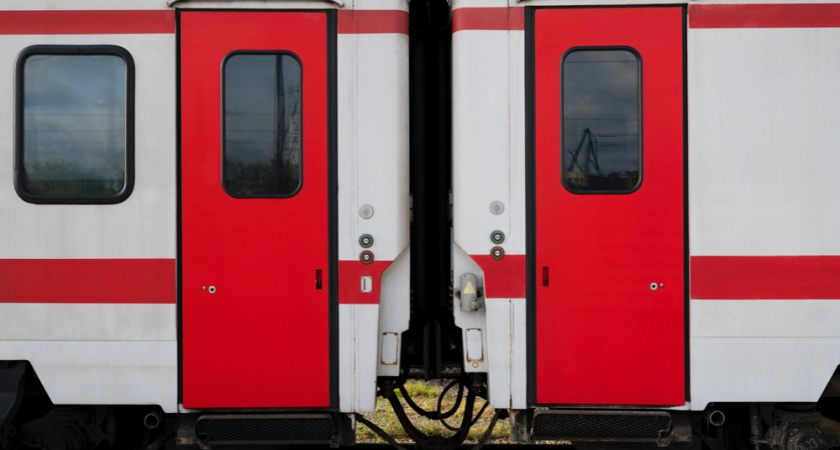 Купил билет, но посадили соседа: РЖД объявили о новых правилах в поездах для пассажиров