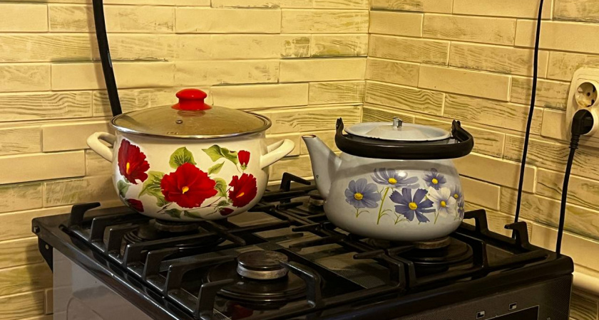 Можно ли набирать в чайник сразу горячую воду – запомните это правило раз и навсегда