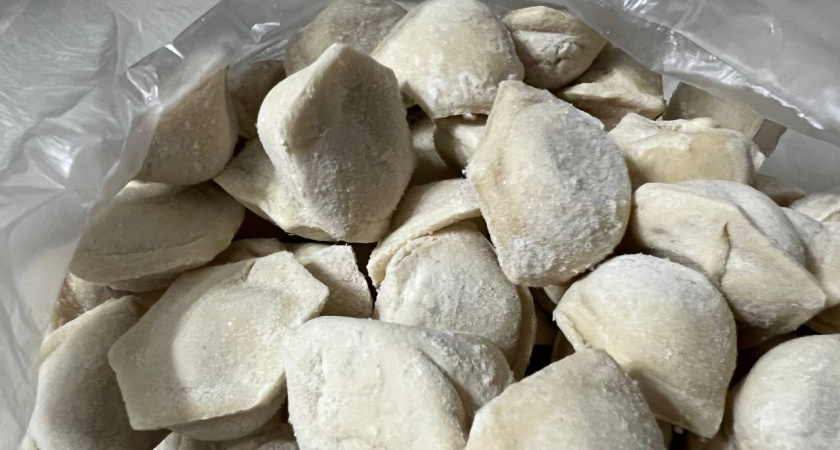 Перемолотые рога и копыта, мяса нет: в Роскачестве назвали худшие марки пельменей — не берите даже с 70% скидкой