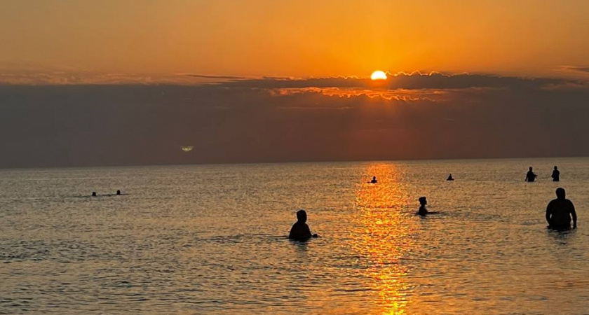 Тревожно: отдыхающие на черноморском побережье рассказывают о странных наблюдениях. Но не про цены и мазут