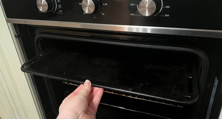 Залила кипятком этот порошок - липкий жир и вековой нагар с противня испарился за раз