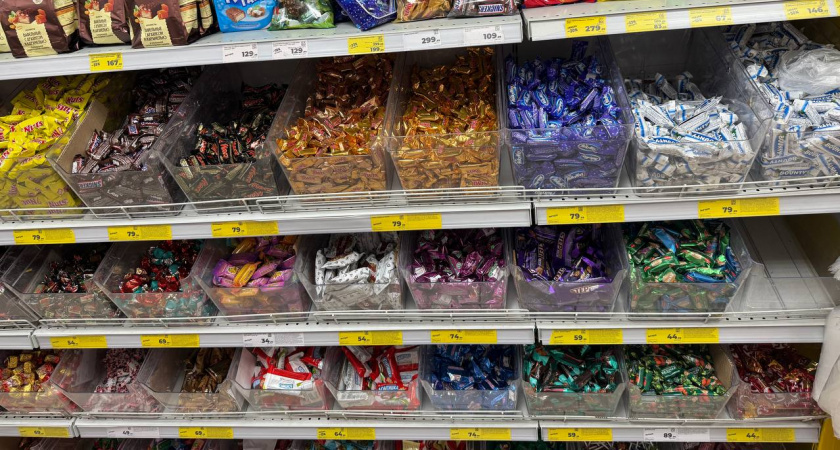 Бывшие сотрудники "Магнитов" и "Пятерочек" пояснили, почему нельзя никогда покупать конфеты на развес