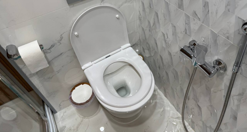 3 ложки на 2 стакана — и унитаз сияет чистотой: ни мочевого камня, ни ржавчины — рабочий совет