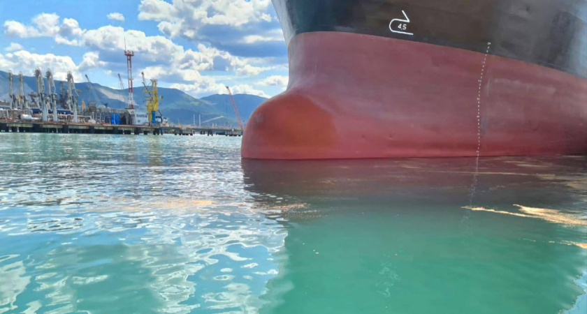 У берегов Новороссийска произошел разлив нефтепродуктов