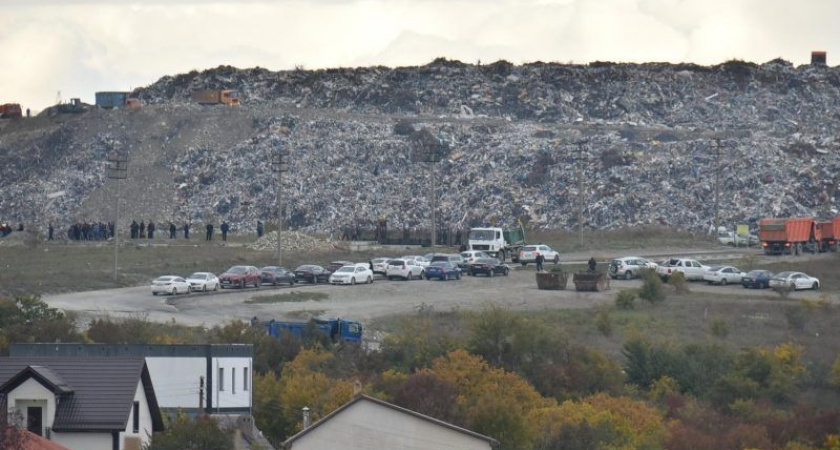 Жители Борисовки под Новороссийском требуют «репарации» с хозяина мусорного полигона на горе Щелба