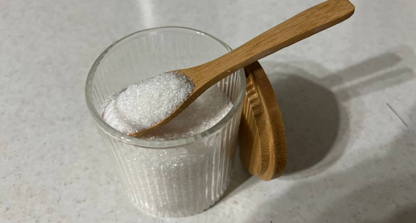 Перед покупкой сахара обязательно проверяю его состав - всего одно слово, но какая разница во вкусе и наличии примесей