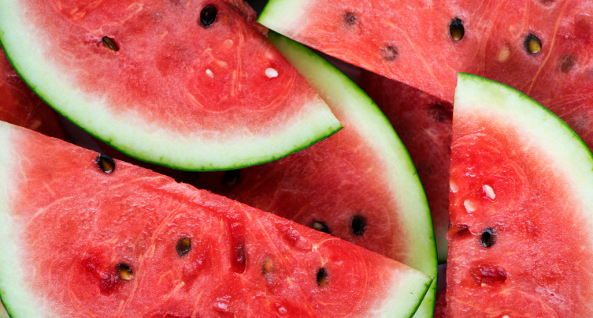 После – уже чистый яд: Роскачество назвало срок хранения разрезанного арбуза в холодильнике