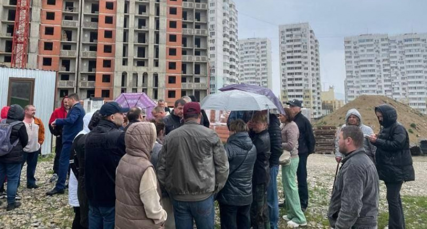 «Нас бросили!»: обманутые дольщике в Новороссийске уже 13 лет ждут ключи от квартир, но больше не верят в чудо