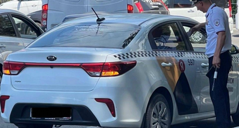 Работа в такси - отличная идея «шабашки» на лето в Новороссийске: какие документы и куда необходимо подать, чтобы работать легально