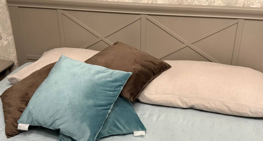 Даже старые подушки будут пахнуть чистотой: один лайфхак от пыли, пота и загрязненности