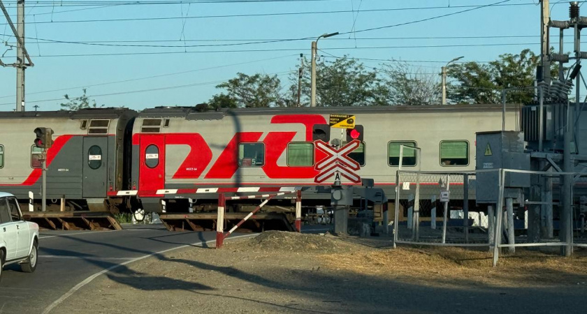 «Когда я зашел в купе, на моей полке находились сразу двое». Четыре новые истории про обмен местами в поезде