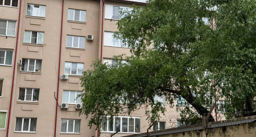 "Больше не будут жить одни": собственникам жилья грозит подселение незнакомцев в квартиру с 10 августа - по закону