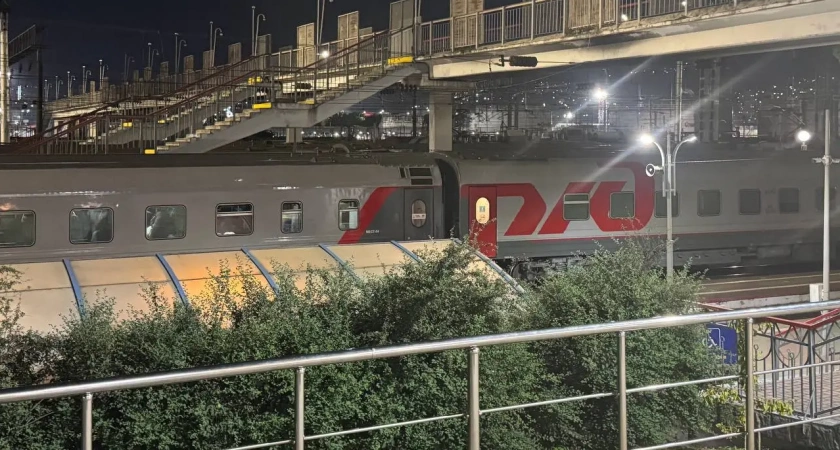 "Соседи не пустили поесть на нижней полке. Не стала спорить, но отплатила сполна": 5 отзывов туристов из России о путешествии на поезде