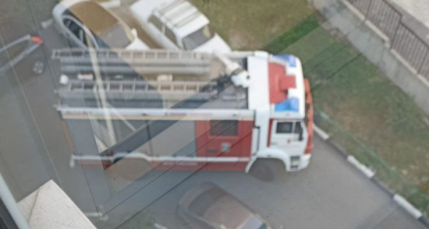 Едкий дым быстро заполнил подъезд, защита не сработала: новороссийцы рассказали о пожаре в 16-этажке на Анапском шоссе