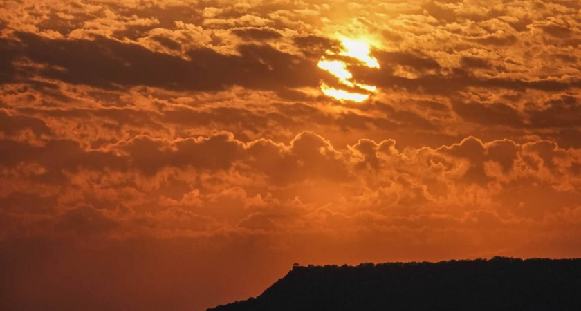 Золотые закаты уходящего лета: 10 великолепных снимков местных фотографов