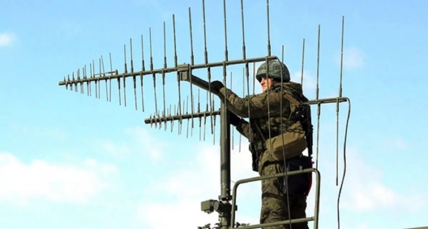 Массированная атака дронов на юг России: в Краснодаре загорелся НПЗ