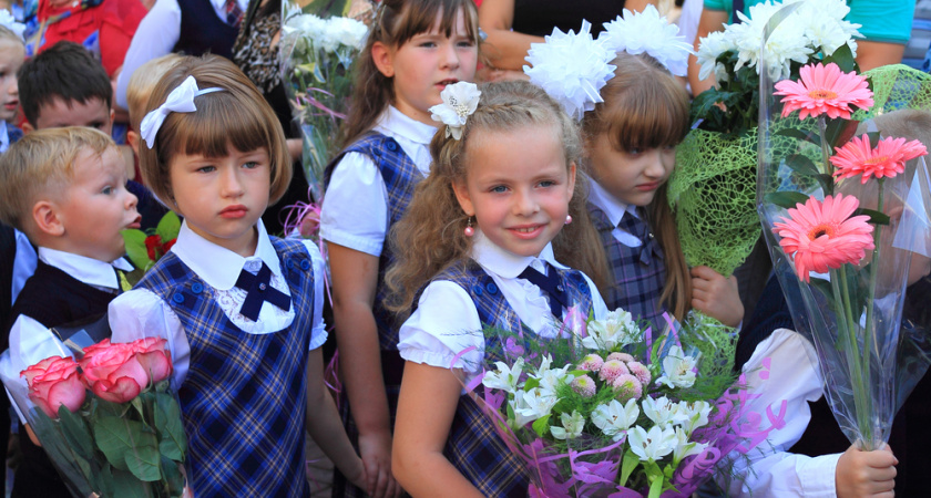 В Новороссийске прозвенел первый звонок для 4077 первоклашек