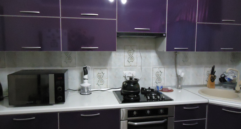 Липкий жир, налет и пыль на кухне исчезнут надолго. Простой лайфхак, после применения которого все будет блестеть и пахнуть свежестью