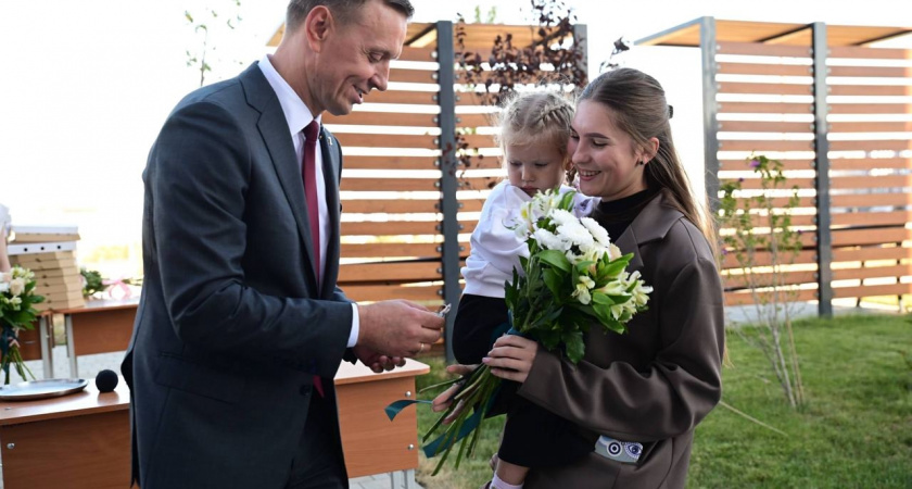 Ключи к новой жизни: сироты из Новороссийска получили квартиры в новом жилом комплексе «Город у моря»