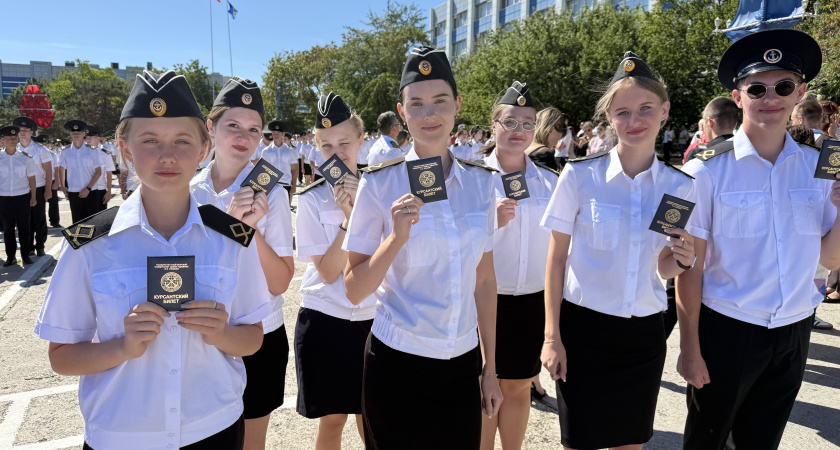 Рекорд Ушаковки: 2321 первокурсник и 50 лет традиции