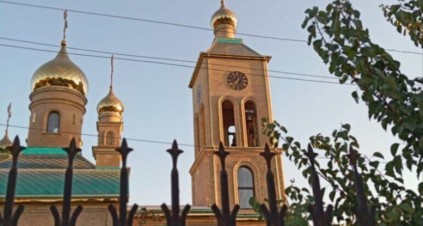 Под Новороссийском установили уникальные часы со старославянскими буквицами