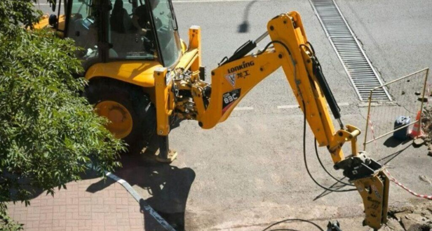 В центре Новороссийска начались очередные раскопки: на этот раз меняют кабельную линию