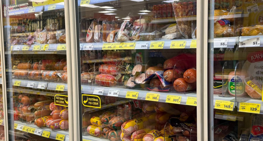 От покупки какой колбасы 100% стоит отказаться. Никогда не покупайте ее, неприметный значок на колбасе выдает непригодный для еды продукт