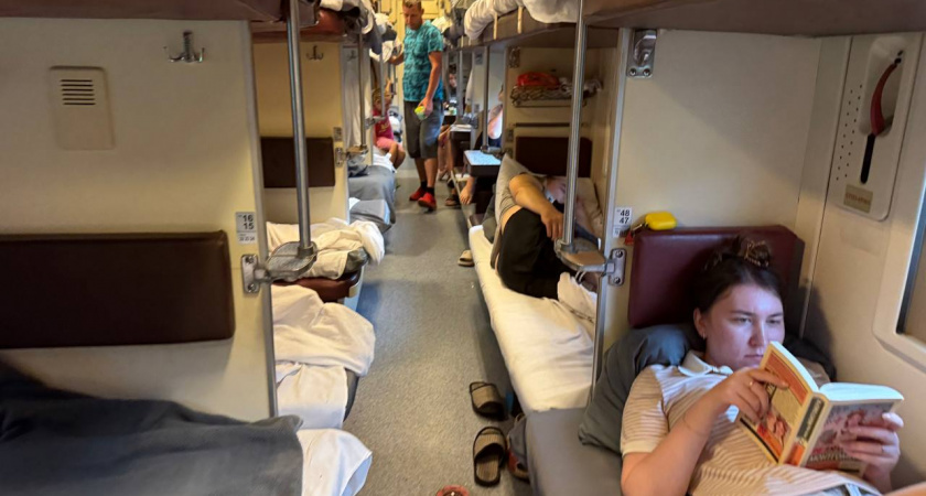 Теперь плацкарт совершенно точно затмит купе: пассажиры в восторге, а проводники возмущены