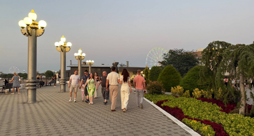 Каких людей точно никогда нельзя приглашать в свой дом, даже если это близкие родственники: идеальный ответ Харуки Мураками