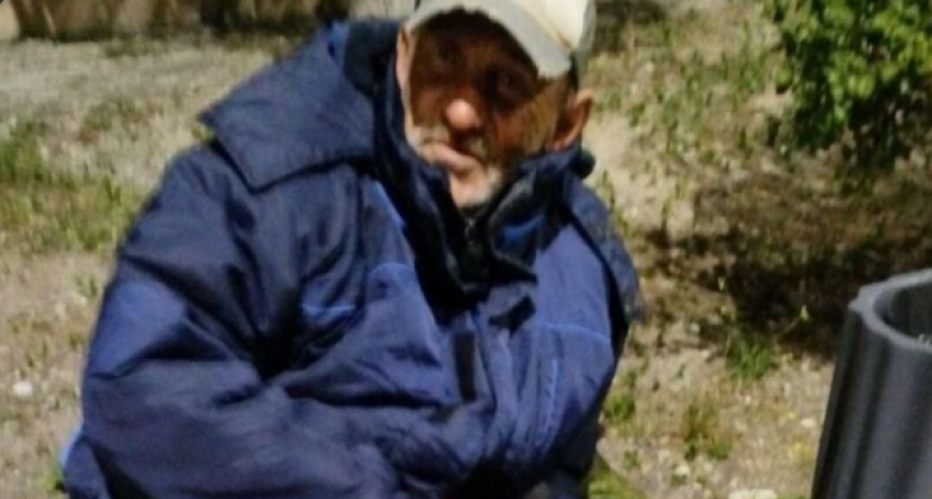 Бывший полицейский из Ташкента уже 10 месяцев живет на лавочке в Южном районе Новороссийска