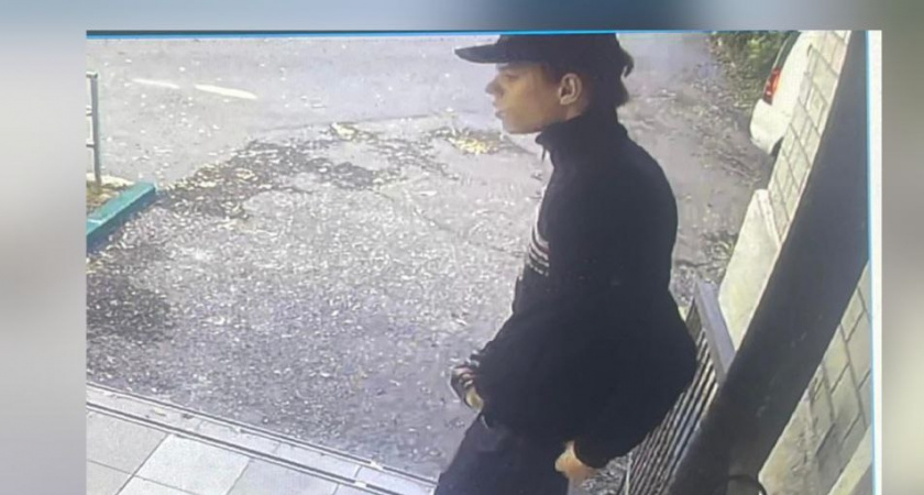 Полиция Новороссийска ищет парня, который оставляет девочкам записки с угрозами и режет провода в подъездах