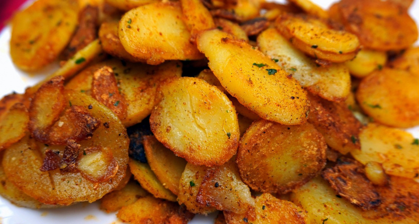 Как пожарить картошку, чтобы она хрустела? Секретный ингредиент - он точно есть в вашем холодильнике