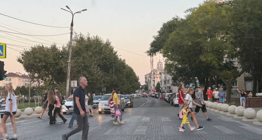 Шага на "зебру" мало: вот когда водитель обязан уступить дорогу пешеходу - точки над и расставил Верховный суд