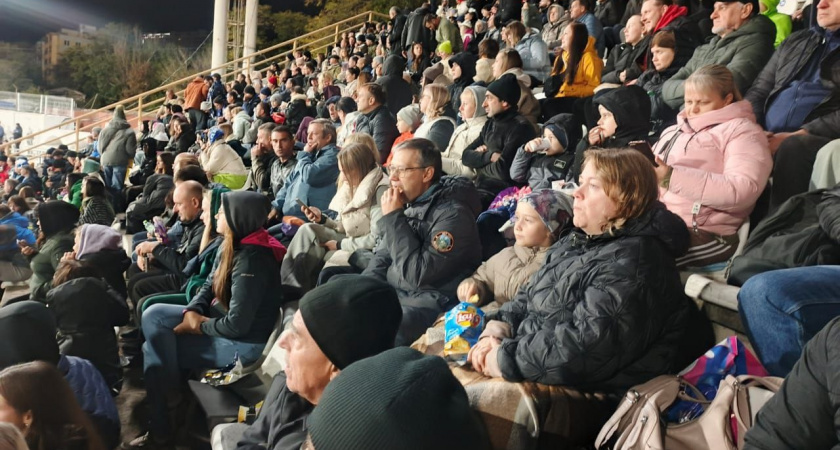 Более 9000 болельщиков посмотрели на группу «Лицей» и поражение новороссийского «Черноморца»: как прошел футбольный праздник