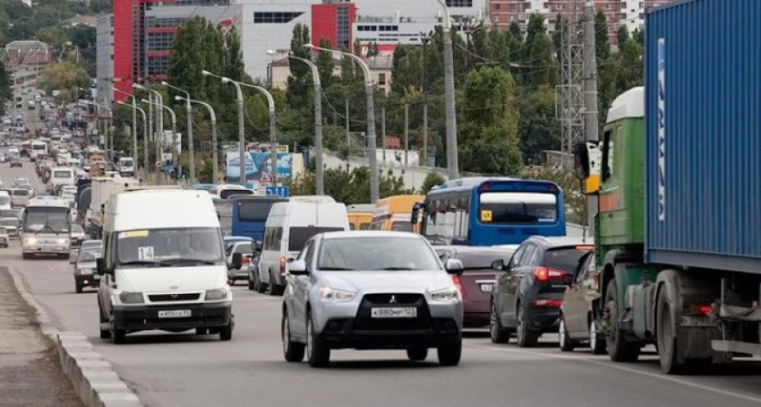 Новороссийцев просят проявить терпение: «Автодор» обещает завершить ремонт дороги на Шесхарисе досрочно