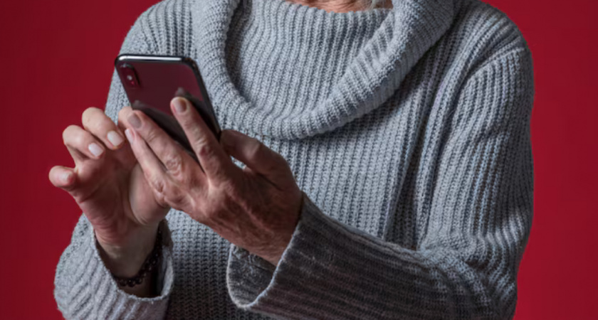 В Новороссийске 73-летняя пенсионерка перевела мошенникам 3,3 миллиона рублей