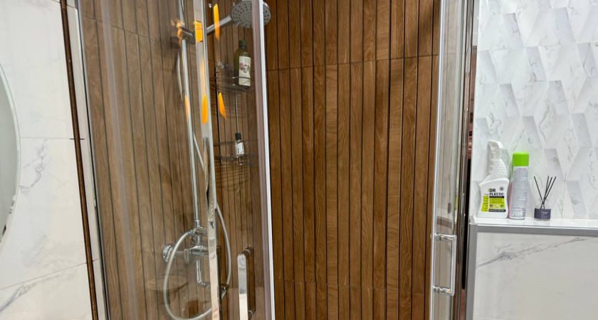 Как я избавилась от сырости и плесени в ванной: кладу один овощ — и о проблемах забываю навсегда