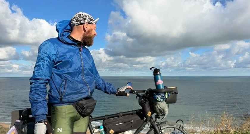Путешественник из Екатеринбурга уже четвертый месяц едет к Черному морю на велосипеде