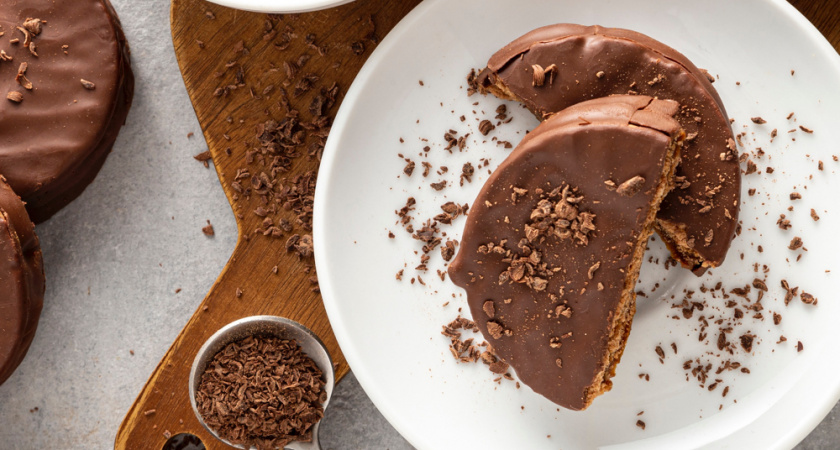 Шоколадный десерт из ряженки без выпечки - готовится элементарно