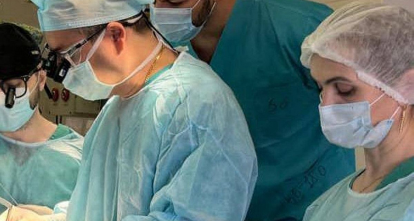 Врачи Новороссийска провели редкую операцию 78-летней женщине
