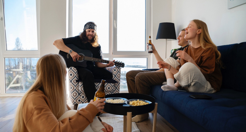 Каких людей не нужно приглашать в свой дом, даже если это близкие родственники: жизненная цитата Харуки Мураками