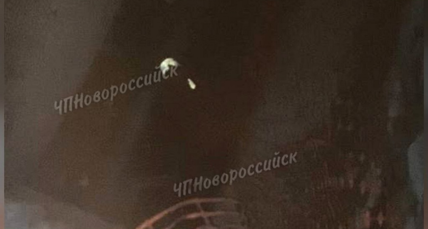   Ожидаемо? Жительница Новороссийска провалилась в яму, вырытую коммунальщиками 