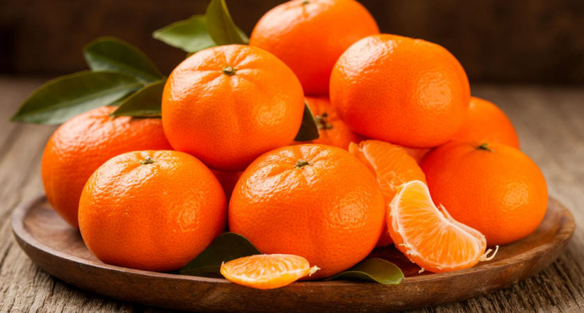 Мандариновую кожуру заливаю уксусом - и всю зиму не нарадуюсь своей хитрости: лучший совет для хозяек