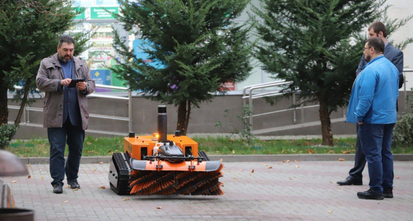 В Геленджике испытали Марка - первого робота-коммунальщика в Краснодарском крае