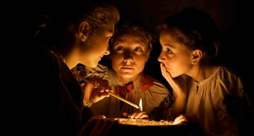 Призвать суженого и заглянуть в будущее: самые верные рождественские гадания 