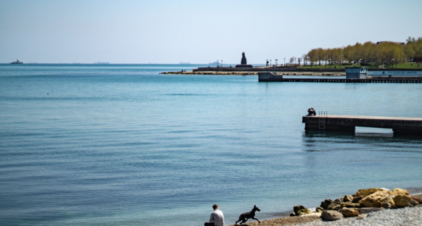 На горпляже в Новороссийске появится раздевалка для «моржей» 