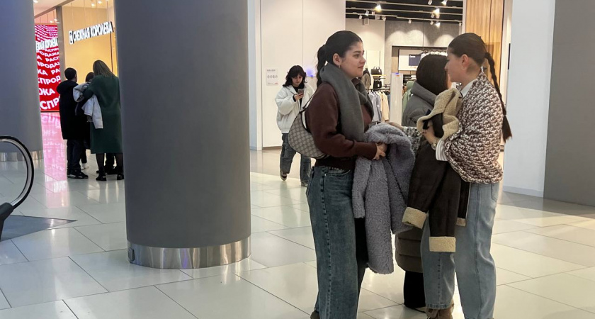 Убираю "тоналку" с воротника куртки за минуту: пользуюсь регулярно — не остается ни следов, ни разводов  